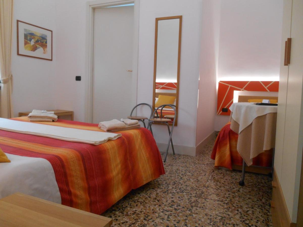 Le Rose Malpensa Bed & Breakfast Бусто Арсицио Екстериор снимка