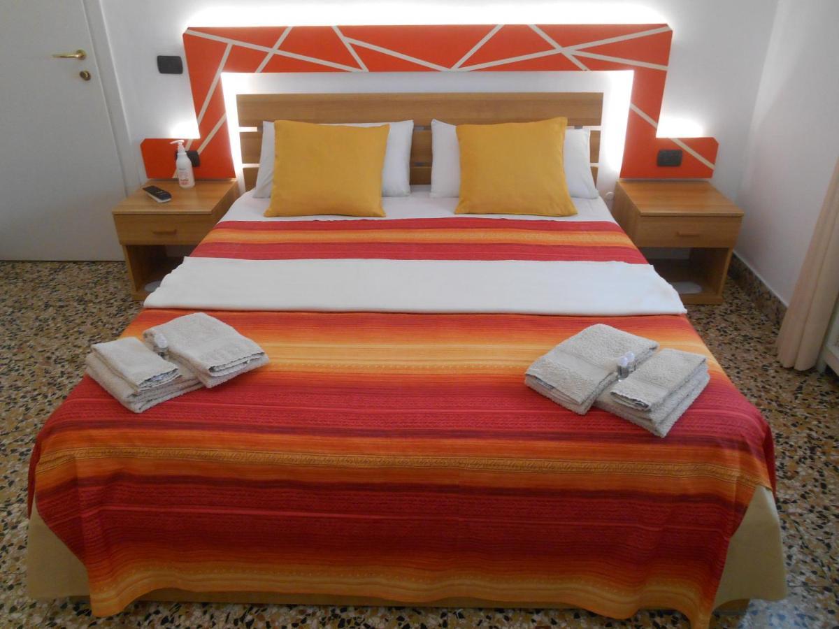 Le Rose Malpensa Bed & Breakfast Бусто Арсицио Екстериор снимка