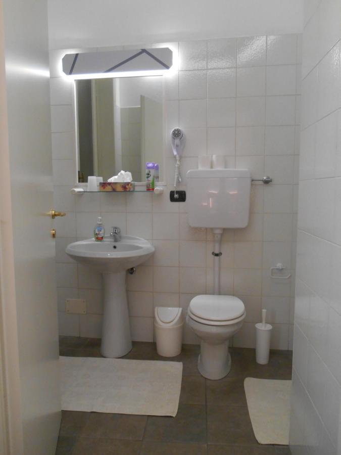Le Rose Malpensa Bed & Breakfast Бусто Арсицио Екстериор снимка